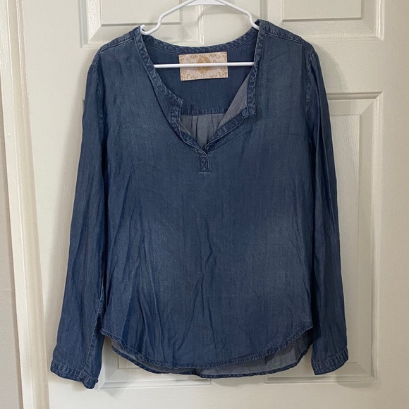 Bella Dahl chambray long sleeve V neck blouse - like NEW - Picture 1 of 7